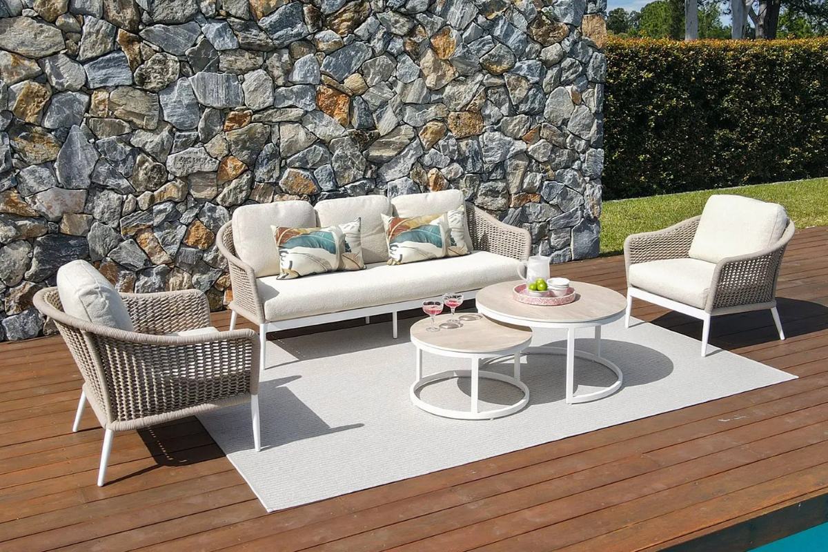amalfi lounge set with oasis tables white