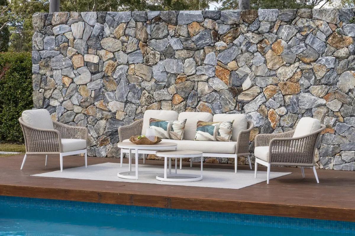 amalfi-lounge-set-white-oasis amalfi lounge set with oasis tables white