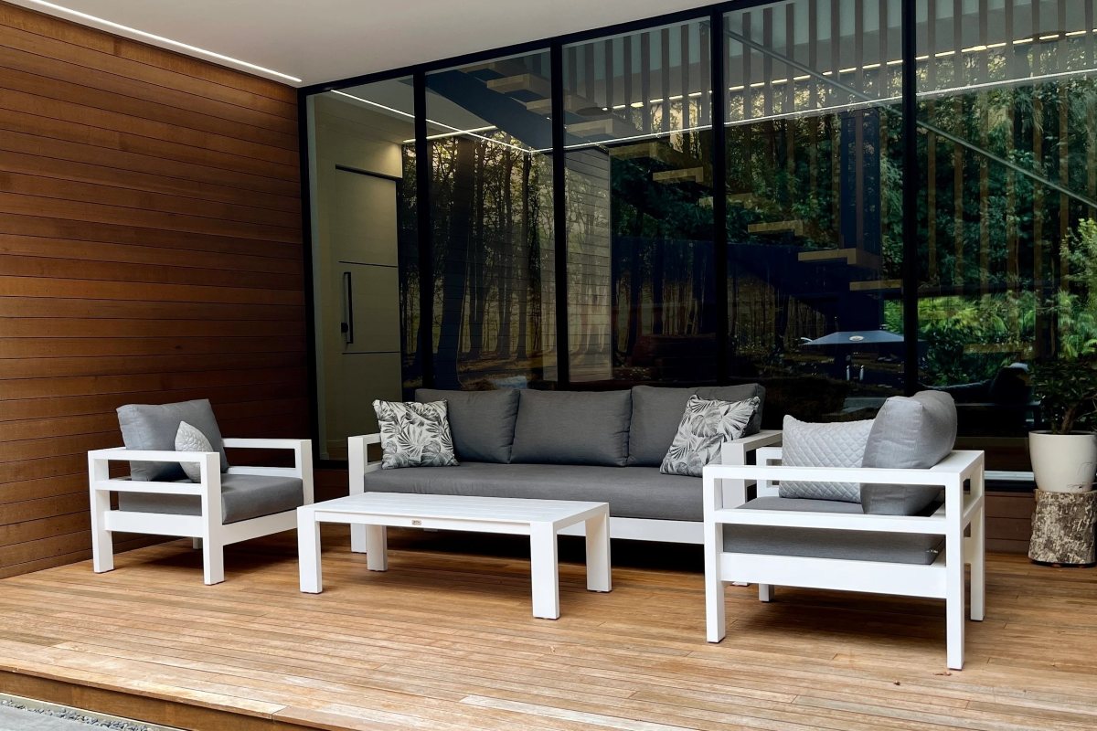 coast-lounge-set-white-on-deck coast lounge set white on deck