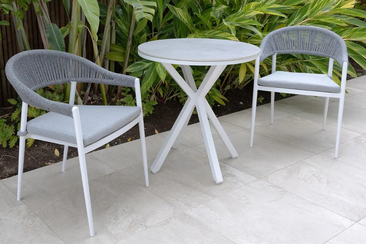 cove round ceramic table with cove chairs 3pc set white