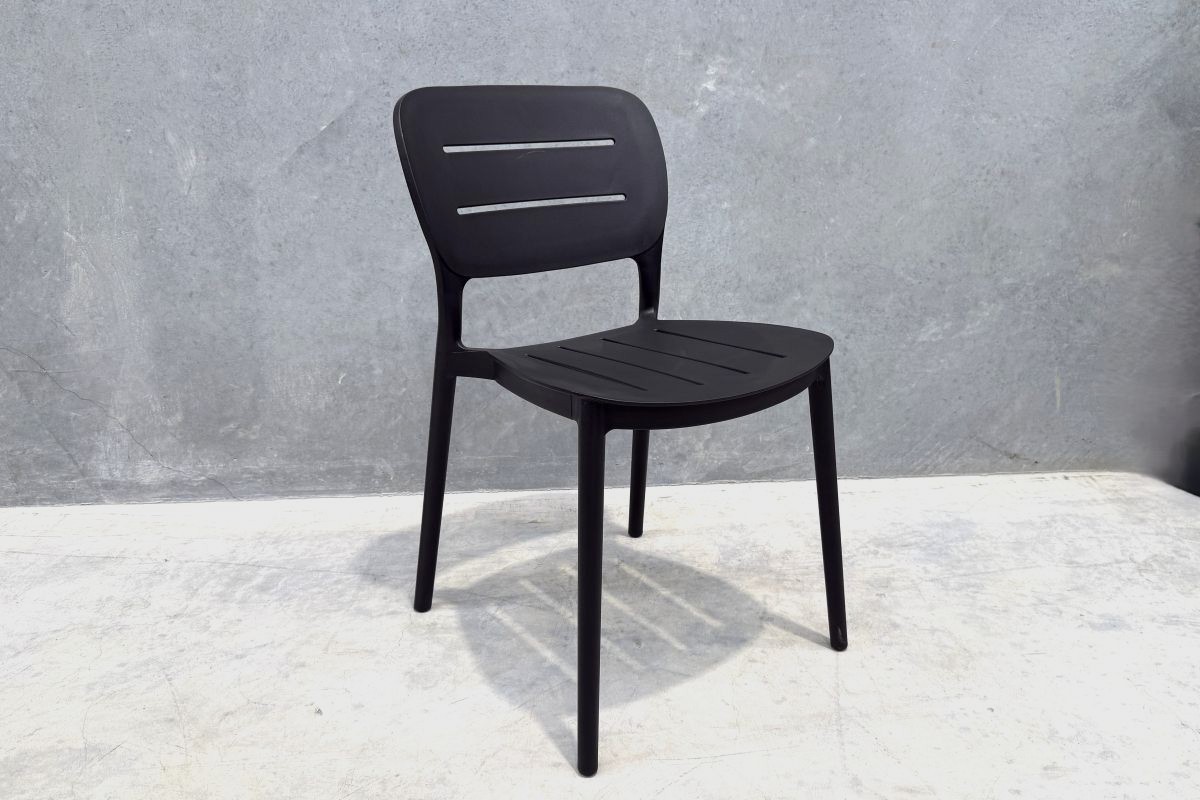 grace resin outdoor dining chair black