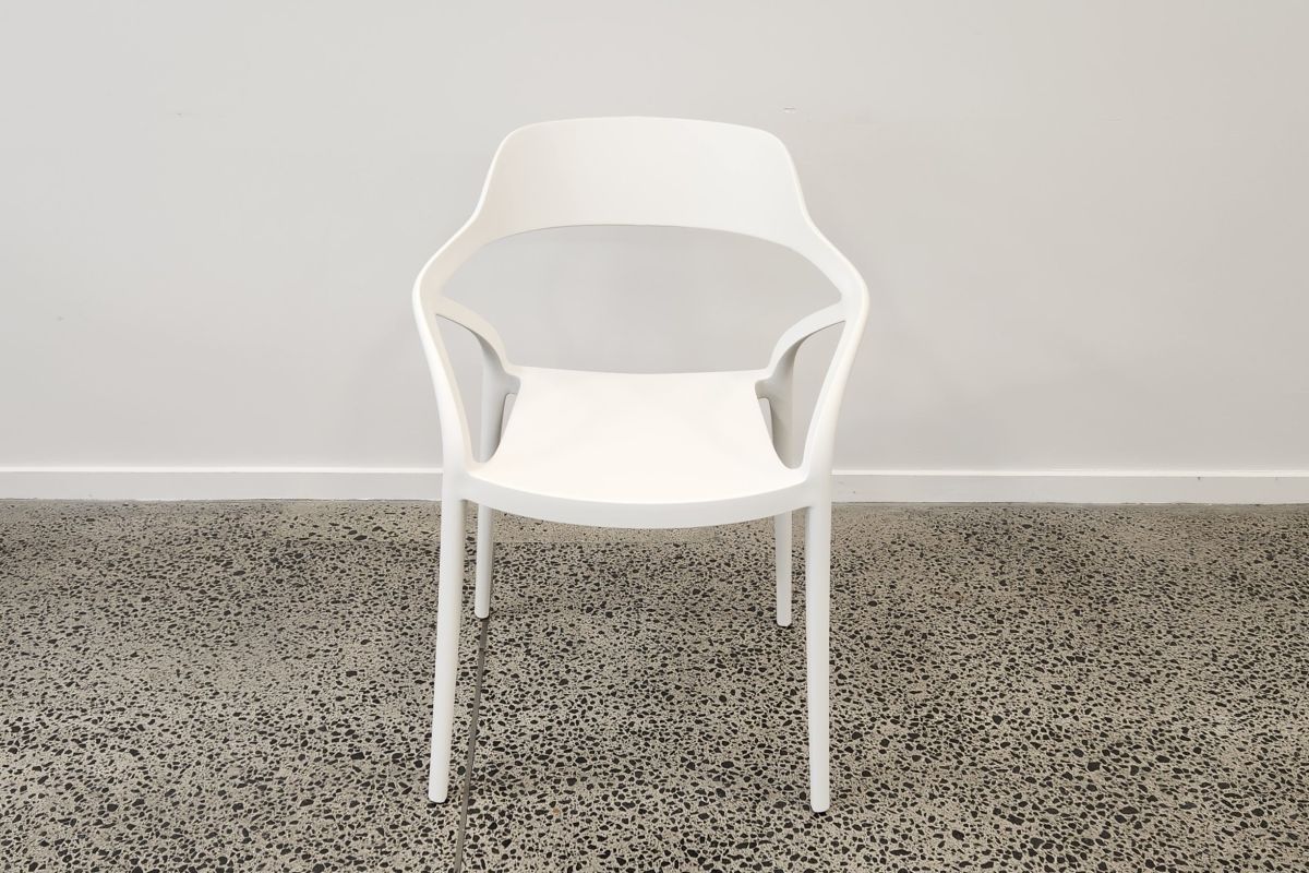 lyra resin outdoor dining chair white